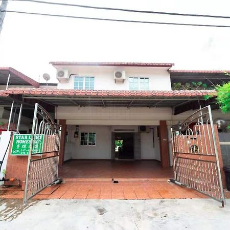 Star Light Homestay Sitiawan Exterior photo