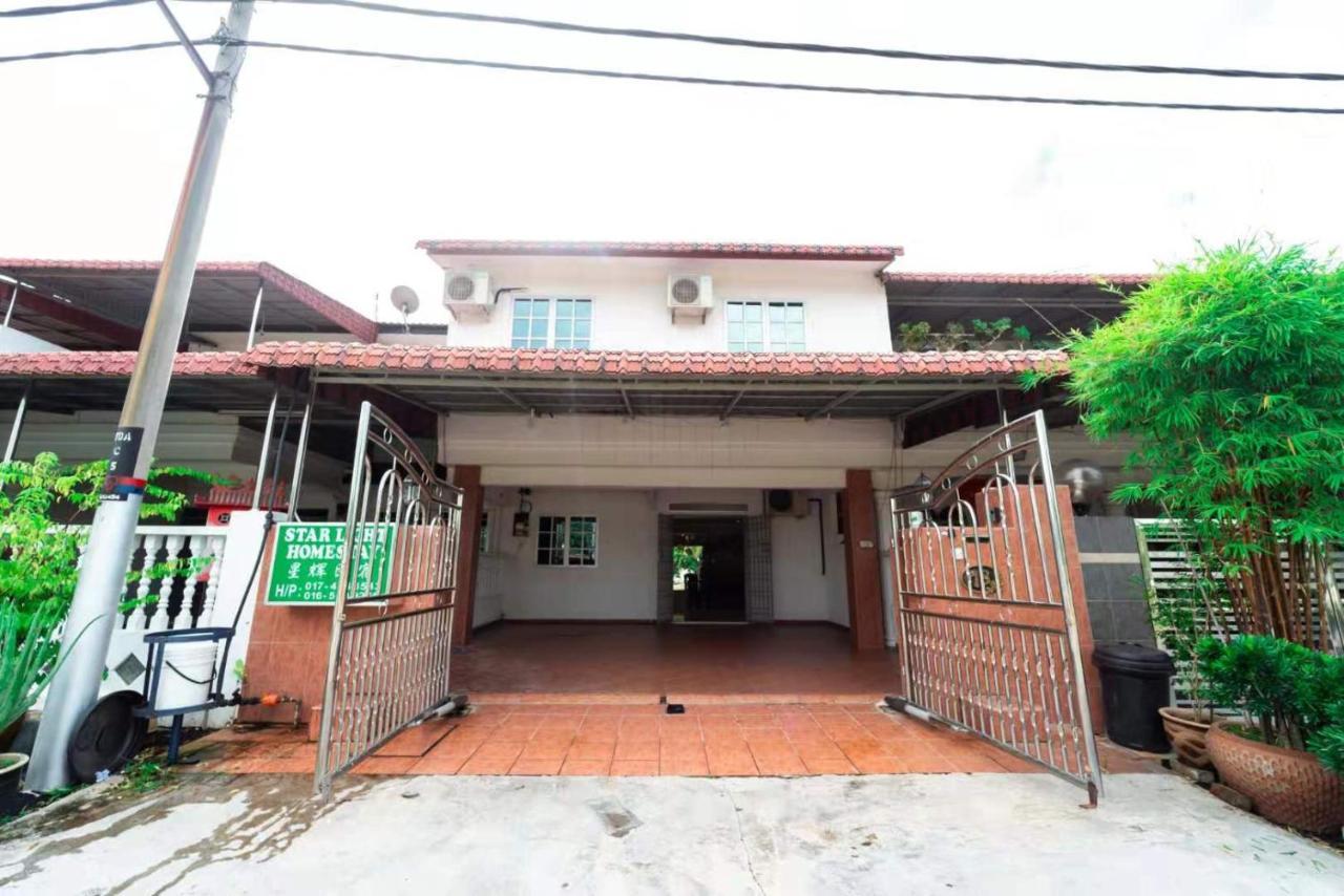 Star Light Homestay Sitiawan Exterior photo